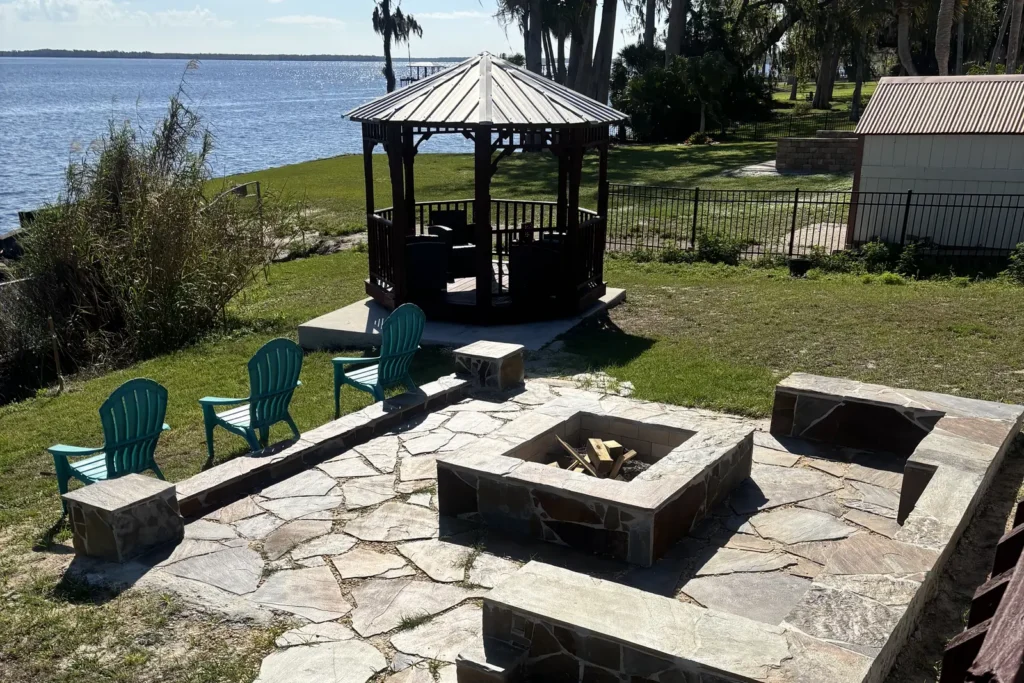 Pet-Friendly Lake Cabin Rentals in Florida: Why a Lakefront House Beats a Hotel